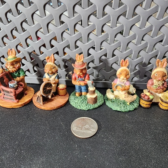 5 Tim Wolfe Country Bunnies Miniature Figurines Lot Resin Easter - Picture 4 of 6